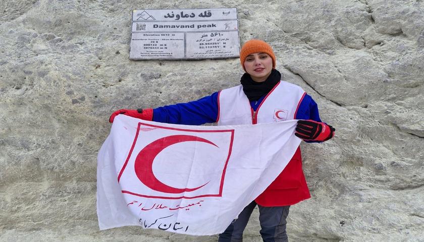دختری از هلال احمر که فاتح بام ایران شد: وقت آن رسیده در عملیات‌های کوهستان از توان بانوان استفاده شود
