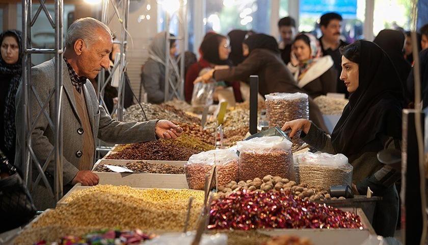 نمایشگاه «یلدای ایرانی» در کرمانشاه آغاز به کار کرد