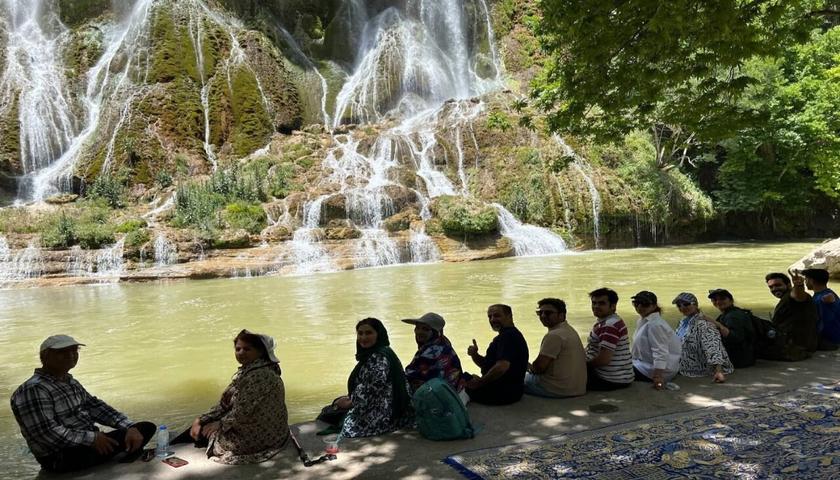 وقتی سفر از سبد خانوار حذف می‌شود/ دفاتر مسافرتی کرمانشاه در بن‌بست گرانی!