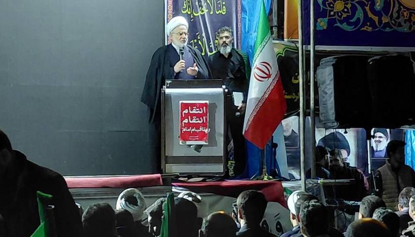 آیین چهلم شهادت رهبرشهید در میدان آزادی سنندج ؛ منفورترین چهره عالم، رئیس‌جمهور فریبکار و فاسد آمریکاست