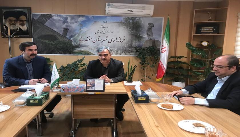 استفاده از تمامی ظرفیت‌های دولت برای بازسازی واحدهای آسیب‌دیده جنگ تحمیلی در کردستان