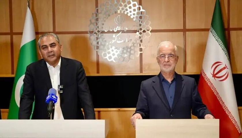 تاران ڕۆڵی پاکستان لە نێوەندگیری بەرزدەنرخێنێت؛ پەیامێکی گرنگ بۆ ڕێبەری ئێران