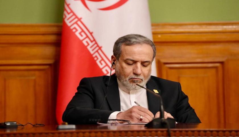 توانجی عێراقچی لە ترەمپ: دادپەروەرتر دەبین لە کۆکردنەوەی ڕسومات لە گەرووی هورمز!