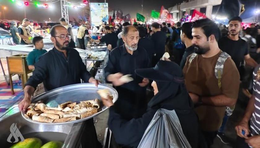 بە وێنە.. موکێبە حوسێنییەکان هەوڵەکانیان دەخەنە گەڕ بۆ خزمەتکردنی زیارەتکارانی ڕێگای نەجەف – کەربەلا