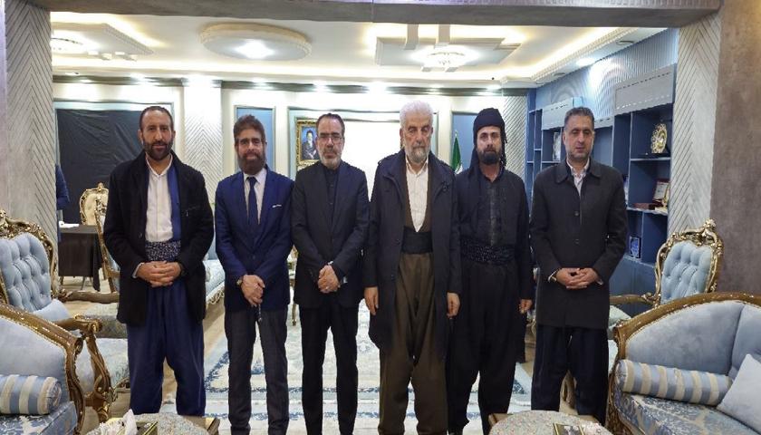 حضور کامل حاج علی رئیس حزب حرکت رابطه اسلامی اقلیم کردستان عراق و‌ ه‍یئت همراه، در سرکنسولگری ایران 