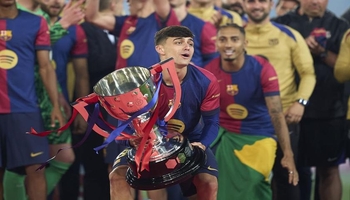 یاریزانی گەنجی بەرشەلۆنە بیر لە تۆپی زێڕین دەکاتەوە