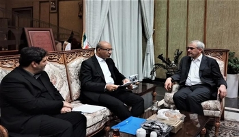 پارێزگاری کرماشان لە دیدار و کۆبوونەوە لەگەڵ وەزیری ئابووری: بە ئامادەیی لایەنی عێراقی دەکرێ فراوانکردنی پردی سنووری پەرویزخان جێبەجێ بکرێت