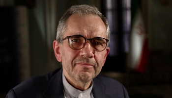 ڕەوانچی: هەمووان بە تایبەت ئەوانەی شەڕیان لەگەڵ ئێران دەستپێکرد، زەرەرمەند دەبن / تۆپی ڕێککەوتن لە گۆڕەپانی ئەمریکادایە