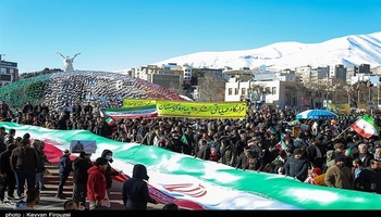 روحانی کُرد: ملت ایران در برابر تهدیدات دشمن پیروز خواهد شد