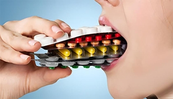 خۆدەرمانکردن وەک ڕۆیشتن لەناو تەمدا