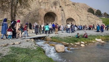 طاق‌بستان؛ گنج گردشگری کرمانشاه پشت حصار بلاتکلیفی!